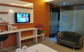 Dolphin Hotel