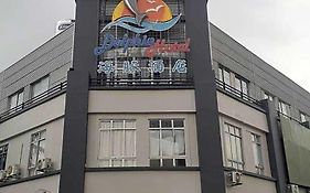 Dolphin Hotel